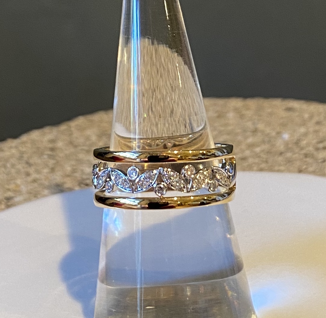 Geel gouden ring met diamanten 
