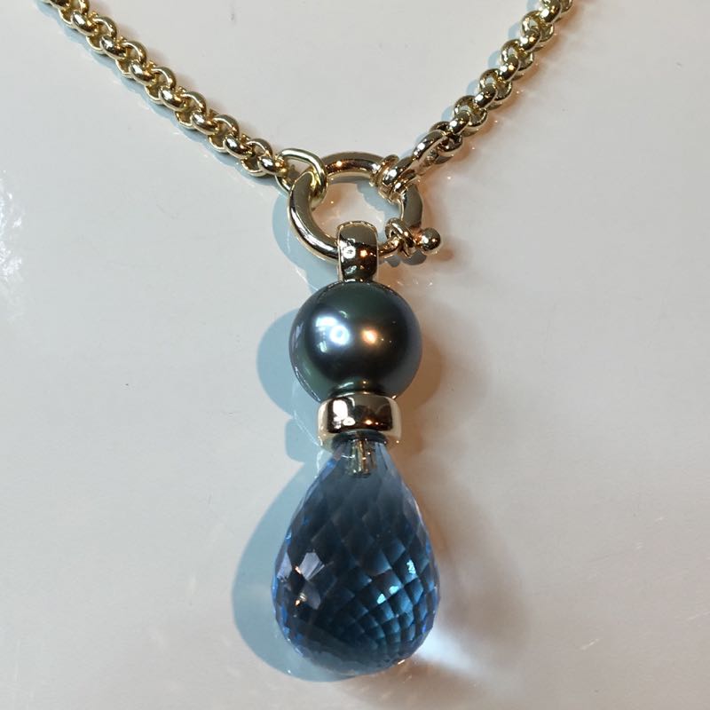 Blauw geslepen topaas hanger