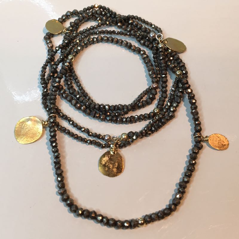 Lang collier met geslepen hematiet 